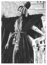 Carol Burnett in Gone With the Wind curtain rod dress